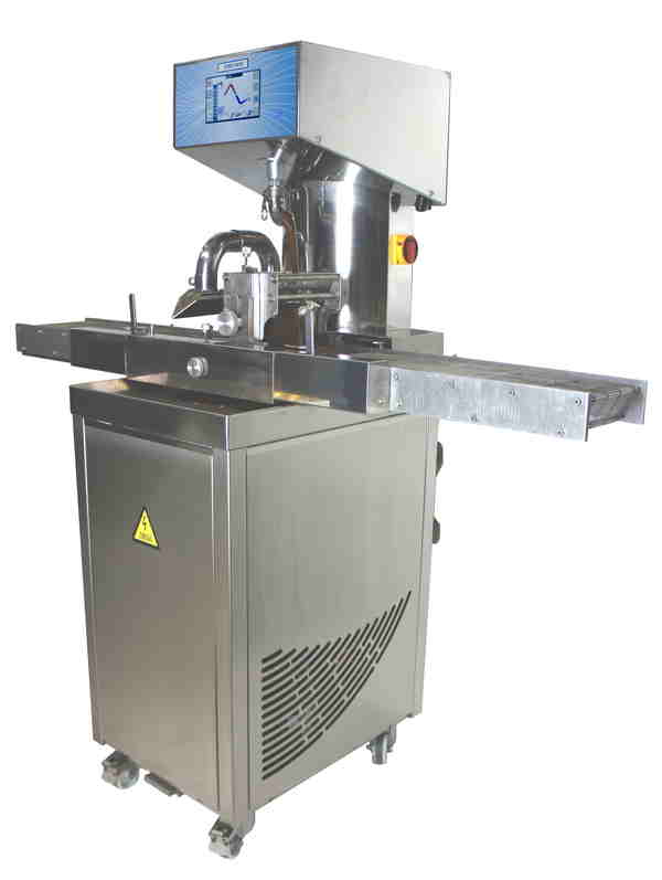 Continuous tempering machine for chocolate 